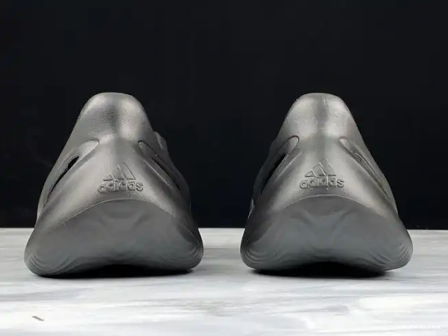 hype Foam Yeezy Runner Slide 0525